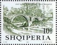 Tanners' Bridge (18th cent.), stone footbridge over the Lanë