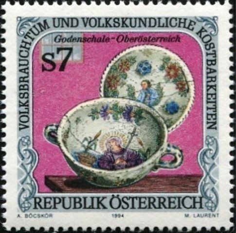Bowl with corresponding lid, Upper Austria