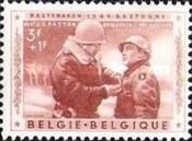 General Patton decorates Mac Auliffe