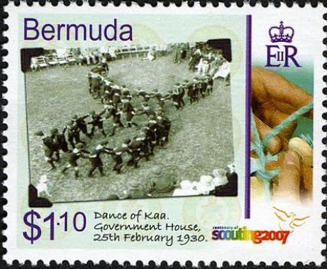 Dance of Kaa, hands tying knot