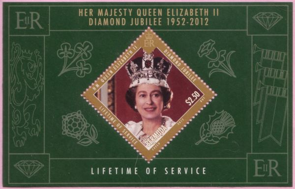 Queen wearing Imperial State Crown