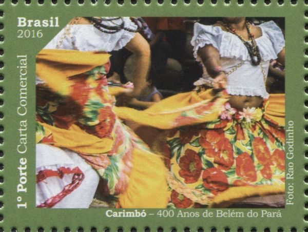 Carimbó dancers
