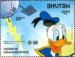 Donald Duck on phone