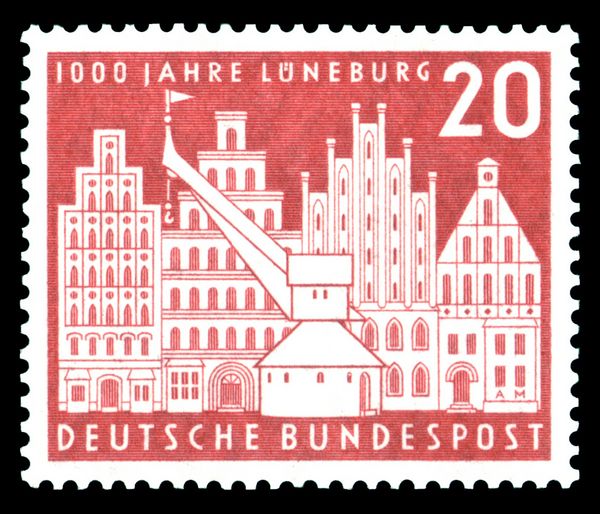 Medieval citizen houses, elder crane