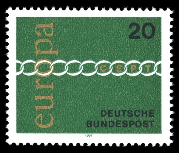 Brotherhood and cooperation symbolized by chain