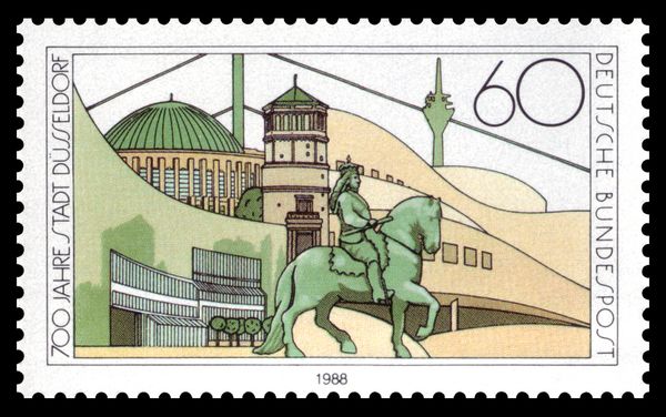City buildings and Jan Wellem monument