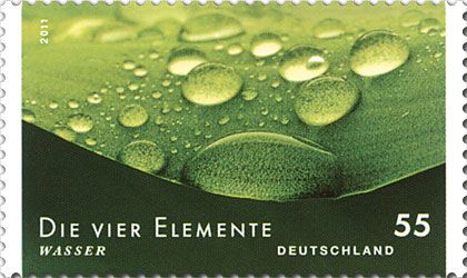Water: Droplets on leaf