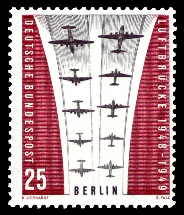 Transport aircrafts in the air corridor