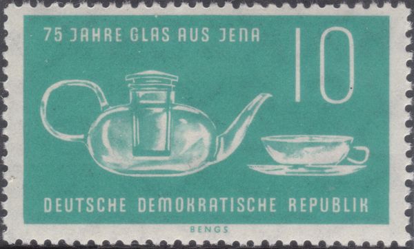 Tea crockery from Jena Glas