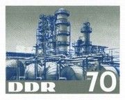Distillation column of the petrochemical