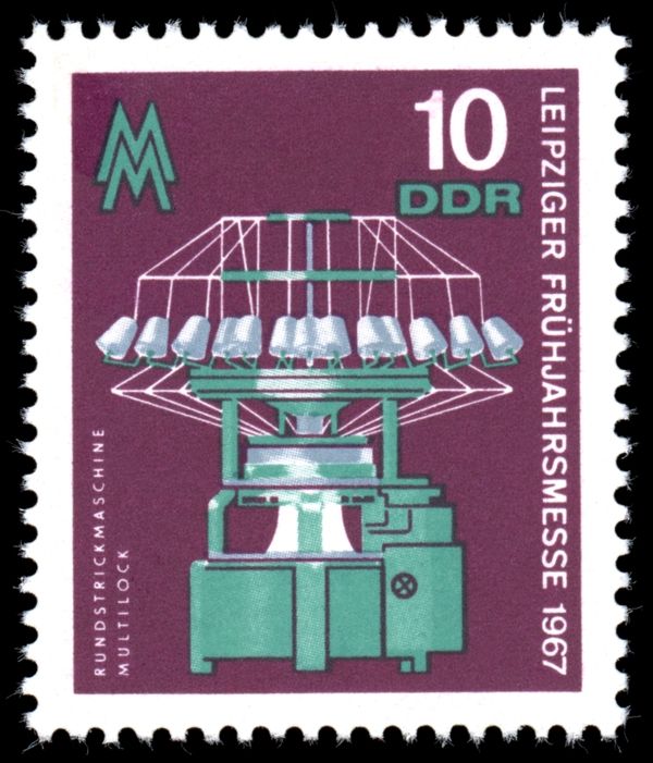 Knitting machine