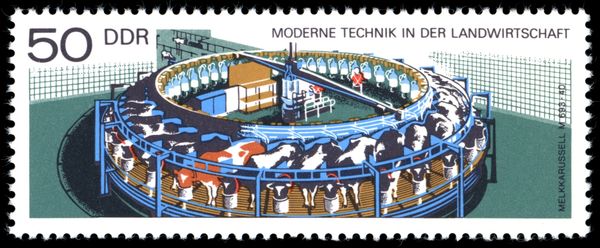 Milking Carousel M693-40