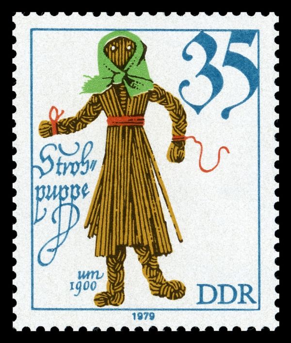 Straw doll (c. 1900)