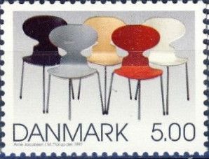  The Ant Chairs (Arne Jacobsen)