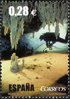 Diver in Cave (Cenotes de Yucatán, Mexico)