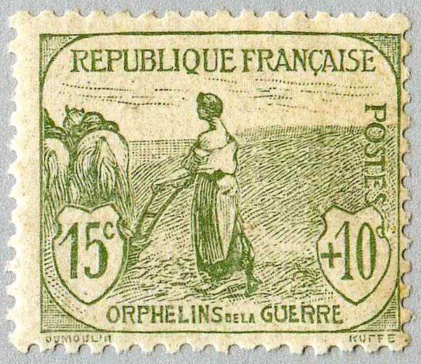 Orphelins de guerre - la femme aux champs
