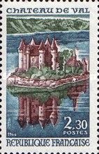 Chateau de Val and Lake of Bort-les-Orgues