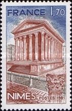 Nimes: La Maison Carrée