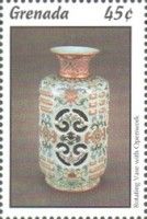 Rotating vase with openwork