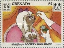 Walt Disney´s Society Dog Show - Putting eye makeup
