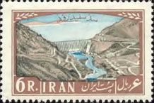 Sefīd-Rūd reservoir with dam and outflow