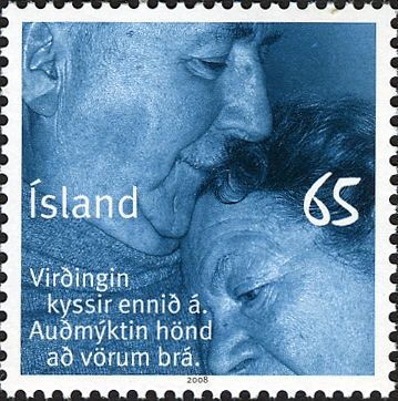 People kissing in photograph colour: Blue