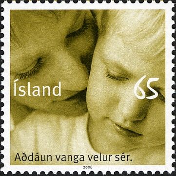 People kissing in photograph colour: Sepia
