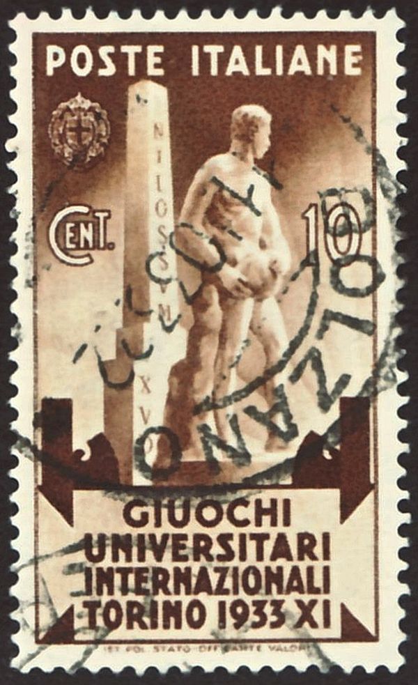 Mussolini and the Stele Statue