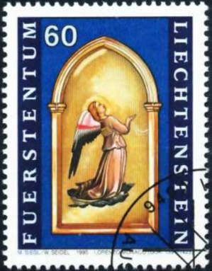 Angel kneeling, facing right