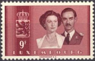 Princess Joséphine Charlotte & Prince (Background brown red)