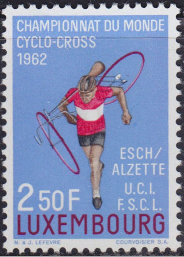 Cyclist carrying a Cycle