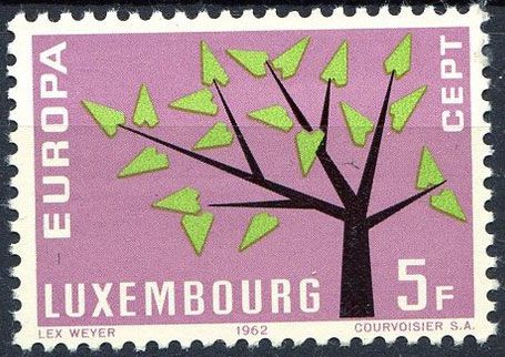 Stylized Tree with 19 Leaves (5 Fr. Background rose lila)