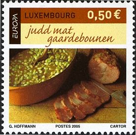 "Judd Mat Gaardebounen" (Pork and Beans)