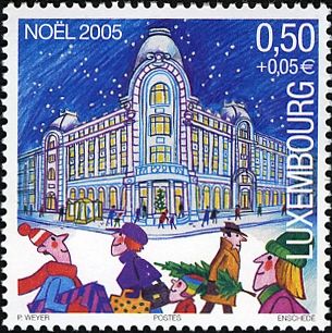 Pre-Christmas shopping in Front of the Main Post Office