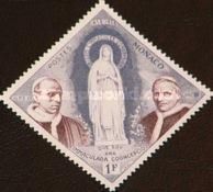 Statue of Mary, Pope Pius XII and Pope Pius IX