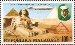 Airship LZ -127 "Graf Zeppelin" over the Sphinx.