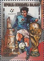 Player and Statue of Leonardo da Vinci, Milano