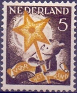 Child with Twelfth Night Star