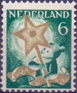 Child with Twelfth Night Star