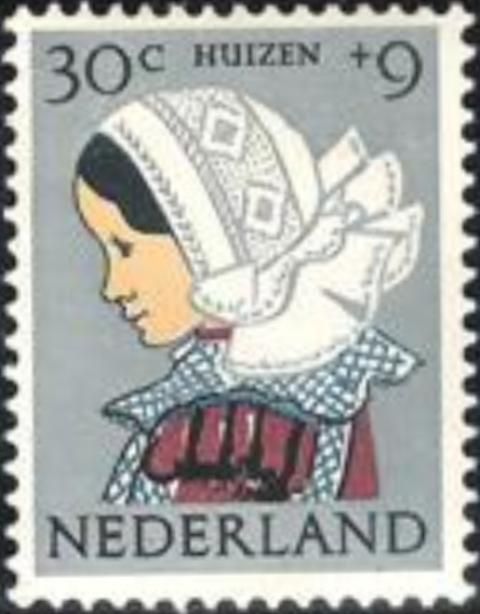 Huizen traditional Costume