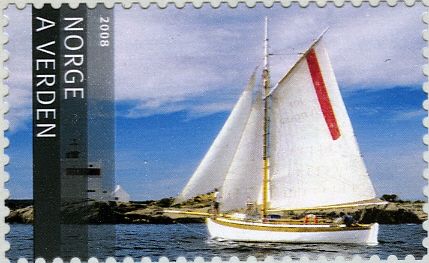 Sail boat & Lyngor lighthouse