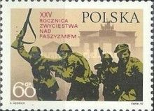 Polish and Russian Soldiers in front of Brandenburg Gate
