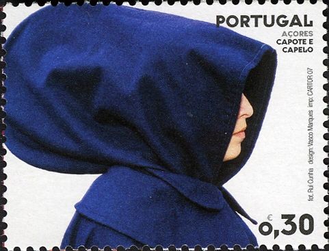 Regional Dress - Capote e capelo