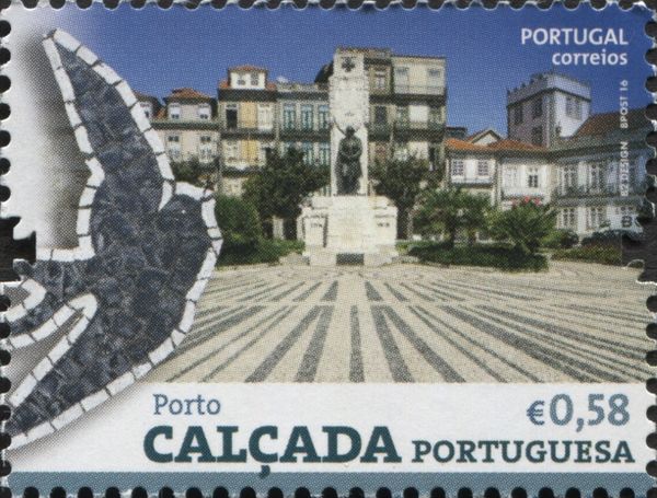 Porto, Swallow on the Praça Velasquez