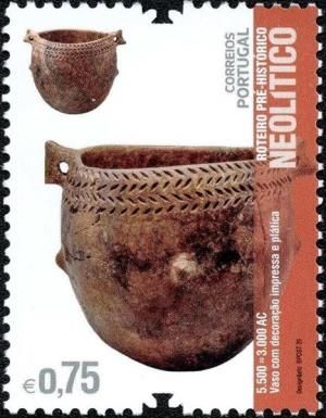 Neolithic Decorated vase