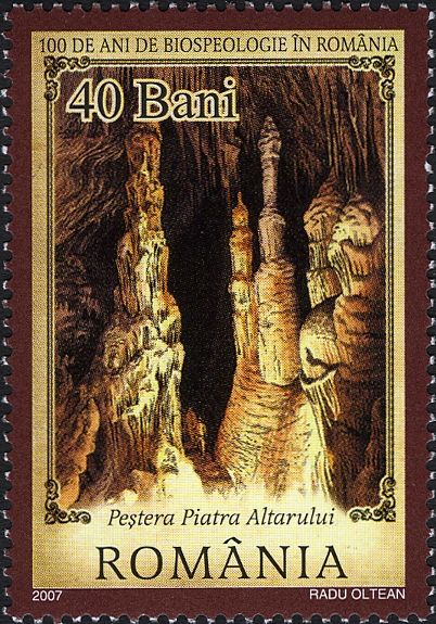 Piatra Altarului Cave