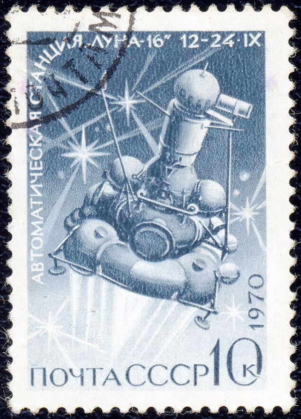 "Luna-16" in Flight