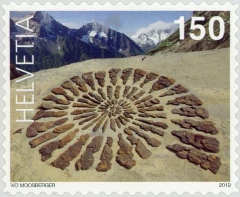 Stone Spiral, Uri
