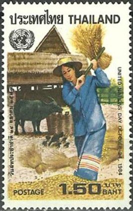 Peasant flying its grain