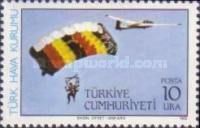 Parachutist, Glider